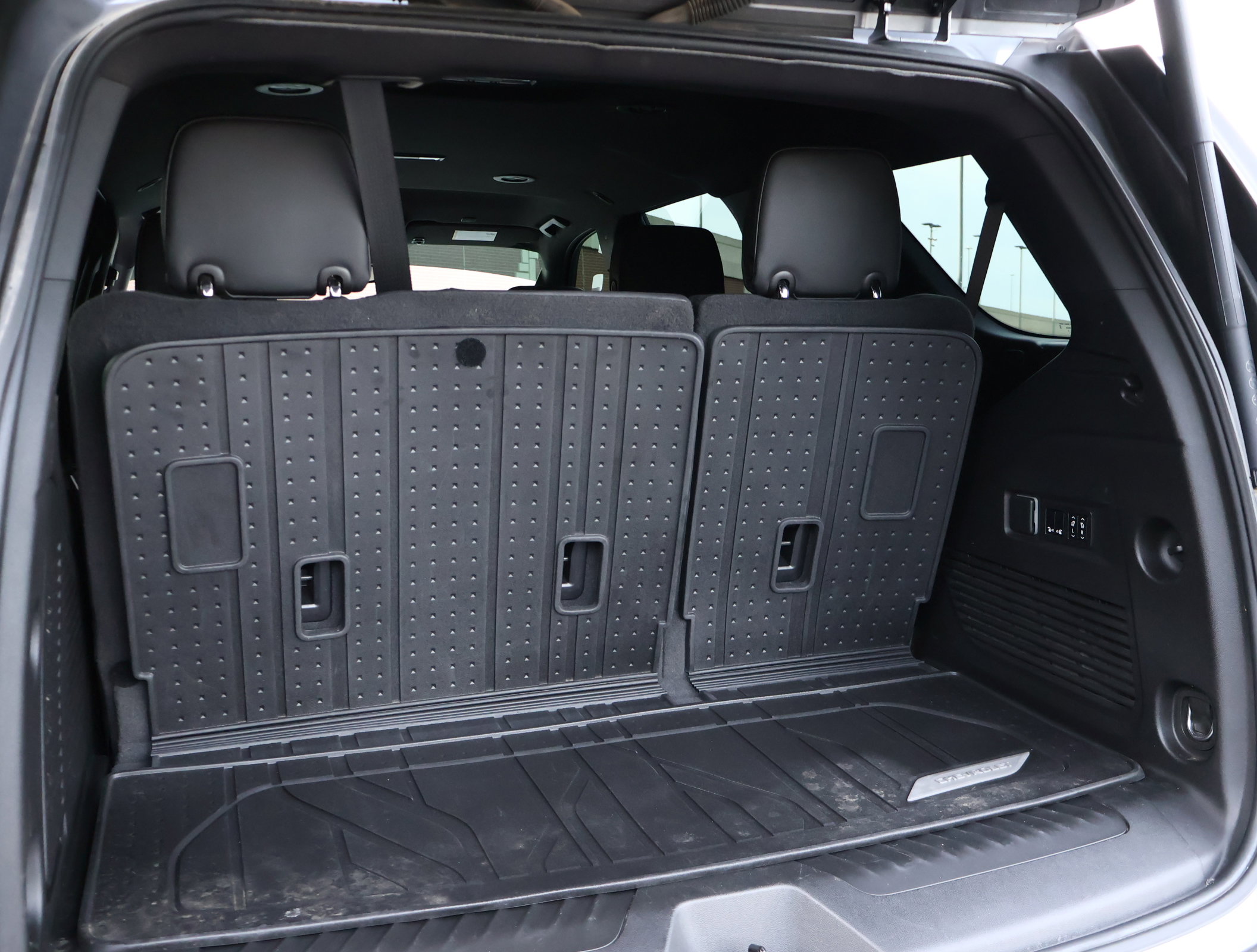 Used 2022 Chevrolet Tahoe LT w/ Luxury Package image 24