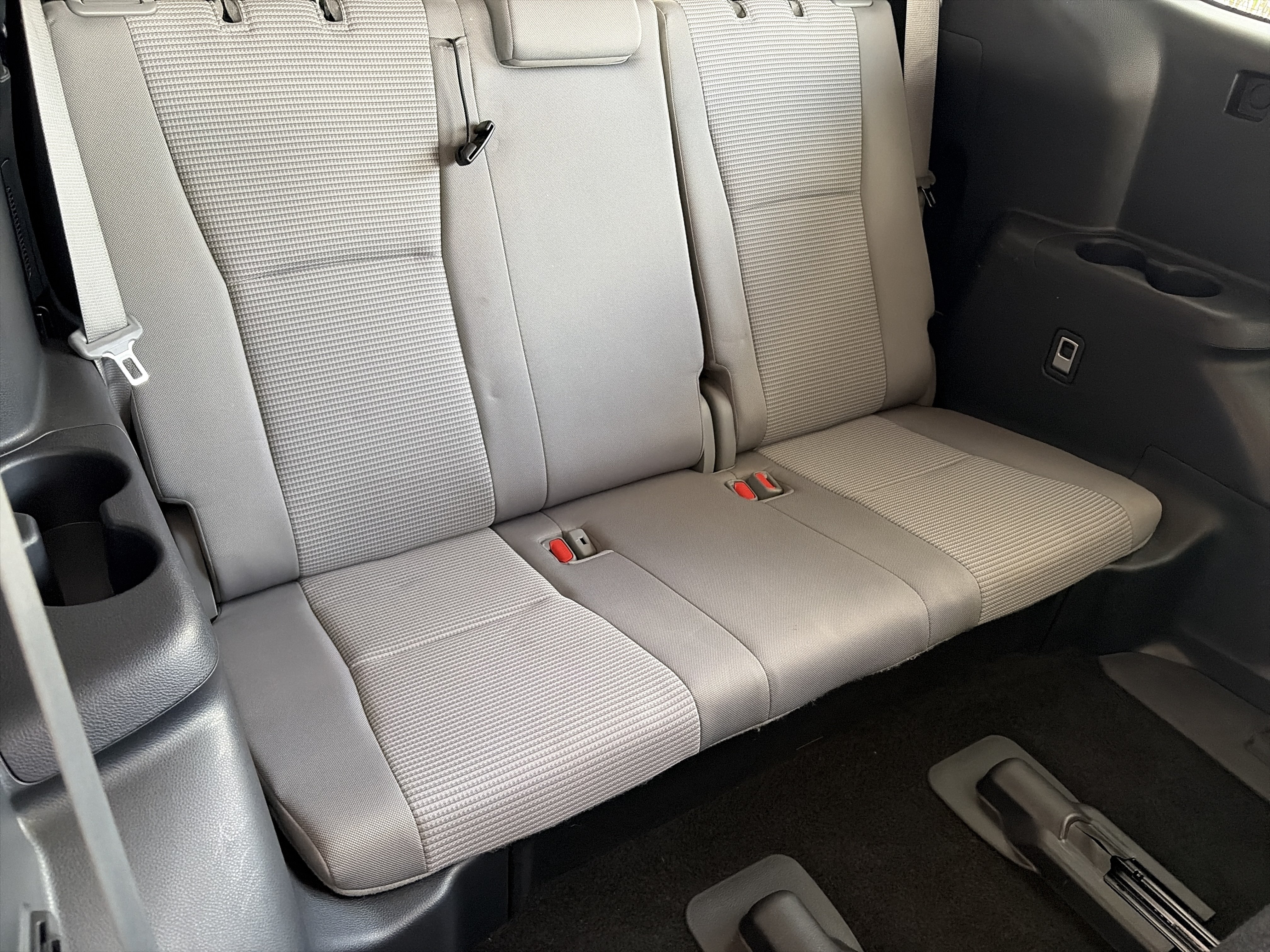 Used 2023 Toyota Highlander L FWD image 10