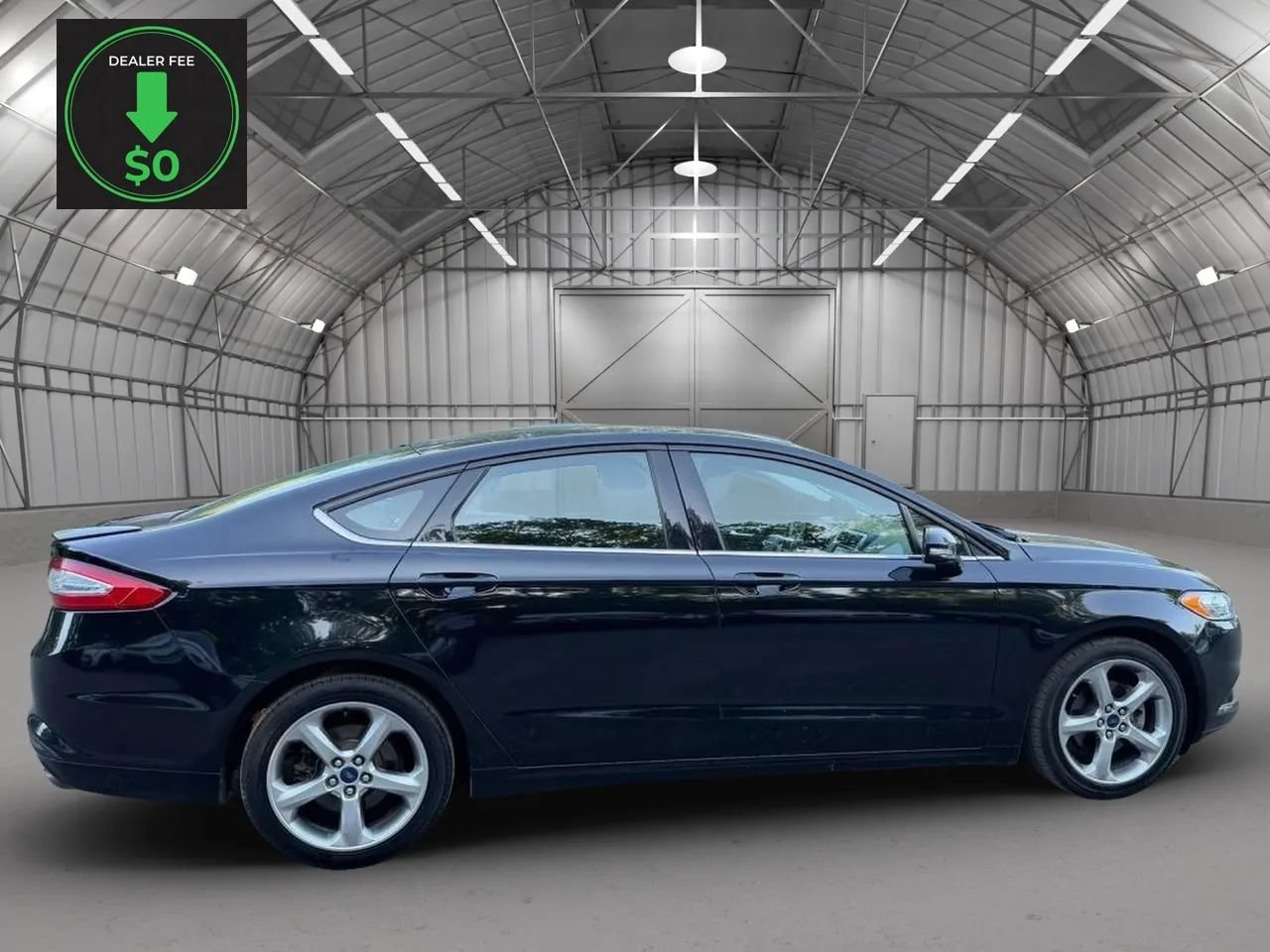 Used 2016 Ford Fusion SE FWD image 4
