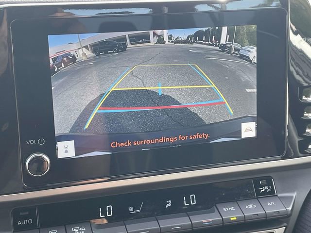 Used 2025 Toyota Camry SE image 27