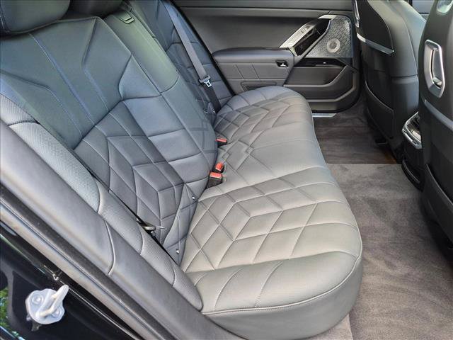Used 2023 BMW 760i xDrive AWD/4WD image 21
