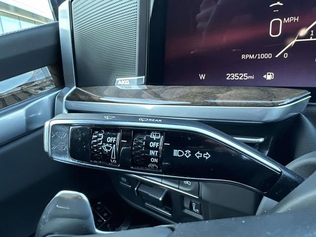 Certified 2025 Cadillac Escalade ESV Premium Luxury Platinum w/ LPO, Floor Liner Package image 45