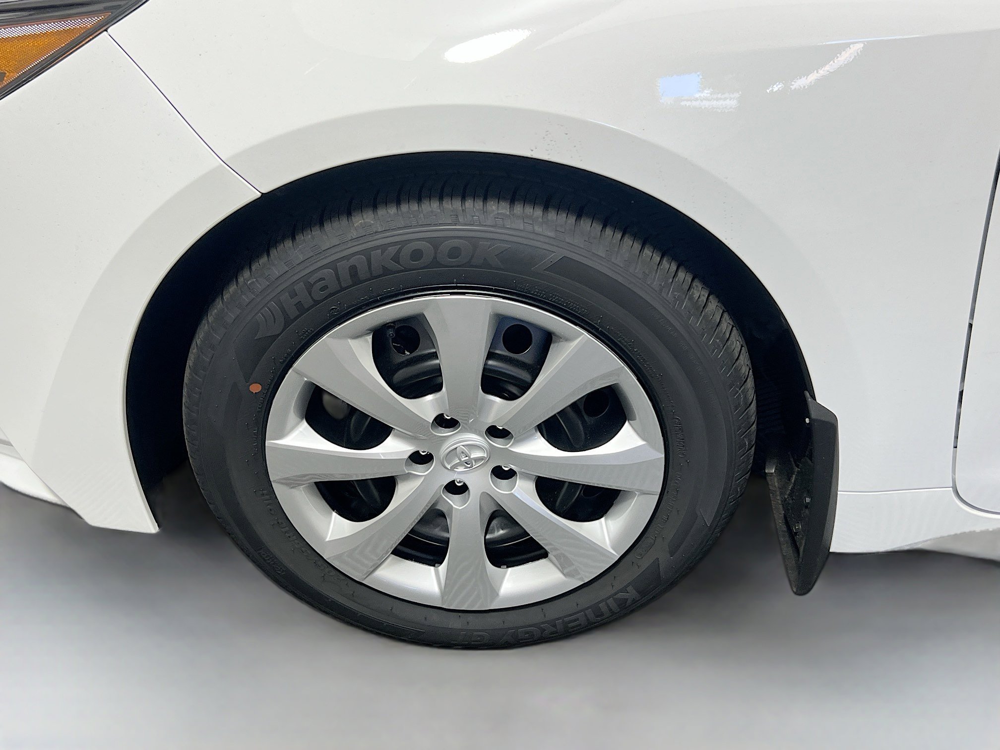 Used 2025 Toyota Corolla LE image 13