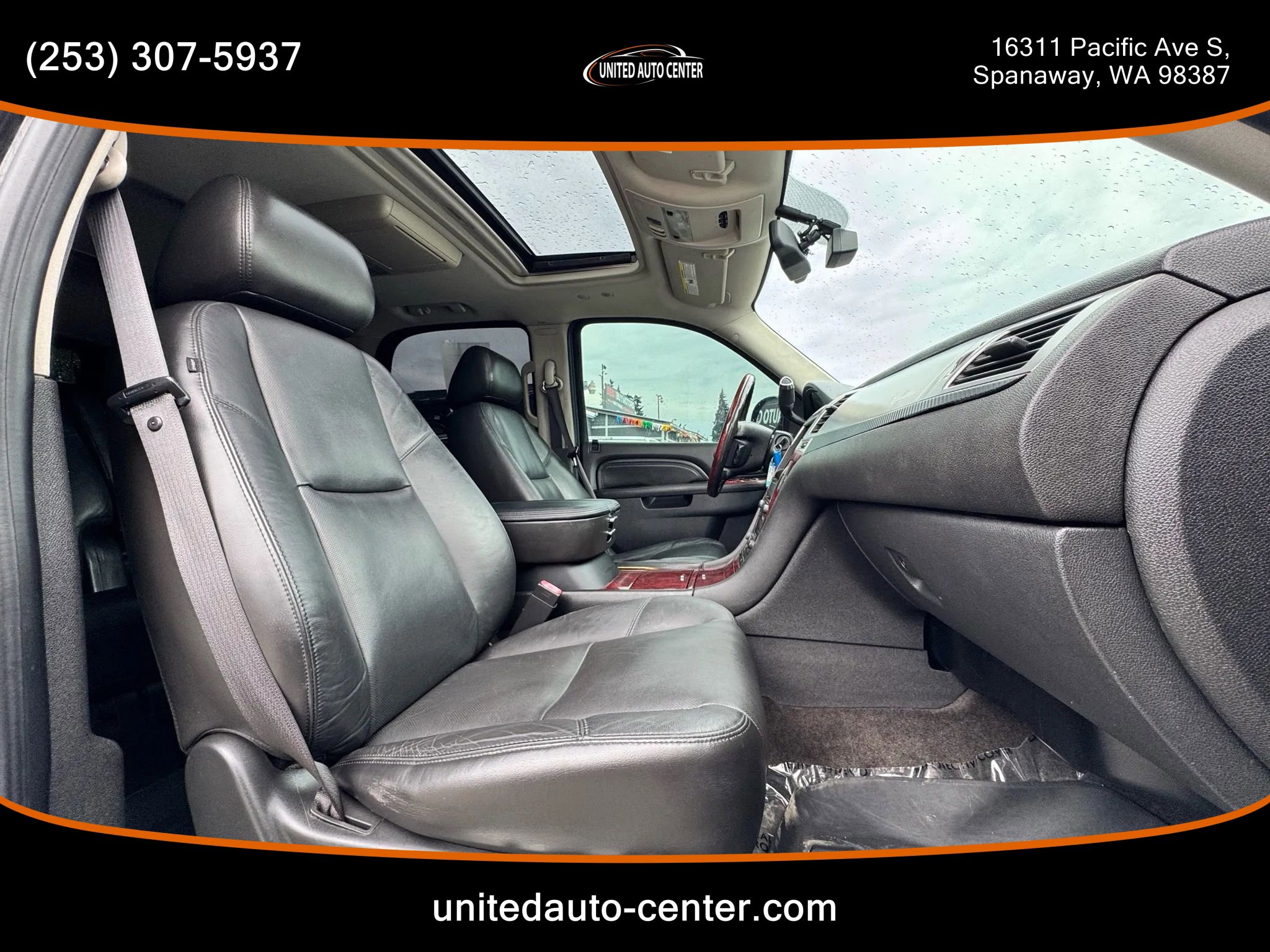 Used 2010 Cadillac Escalade Premium image 8