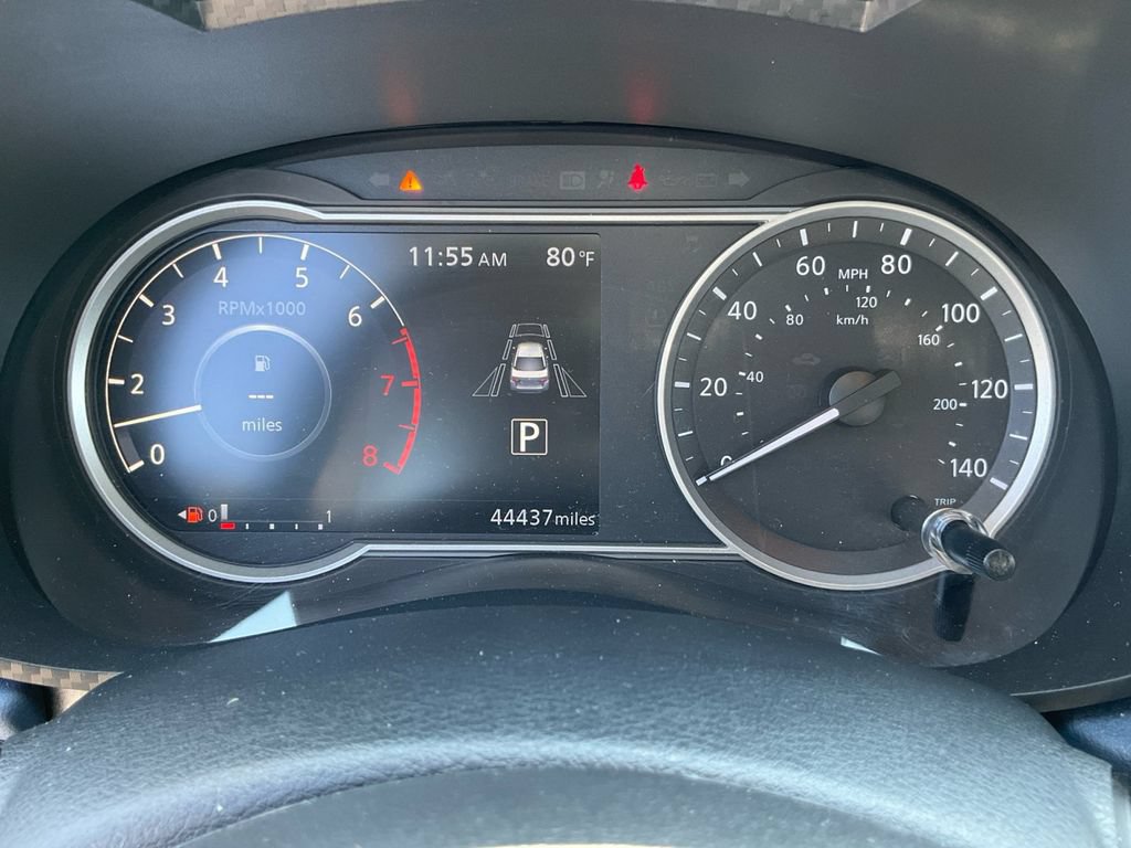 Used 2025 Nissan Versa SV FWD image 13