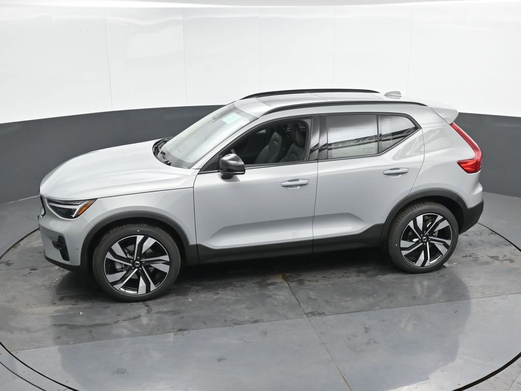 New 2025 Volvo XC40 B5 Ultra w/ Climate Package AWD/4WD image 38