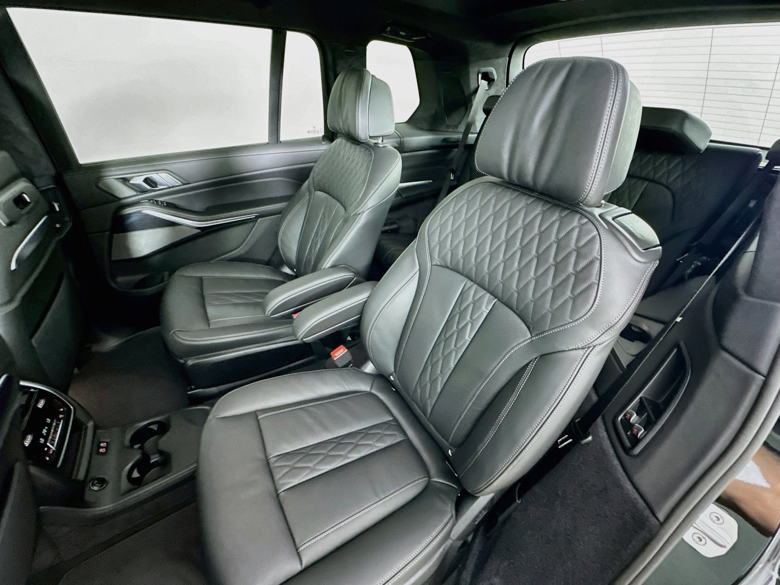 New 2027 BMW X7 xDrive40i w/ M Sport Package AWD/4WD image 35