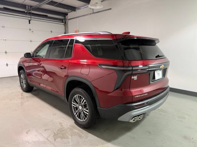 Used 2026 Chevrolet Traverse LT FWD image 5