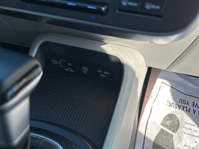 Used 2025 Hyundai Kona SEL image 11