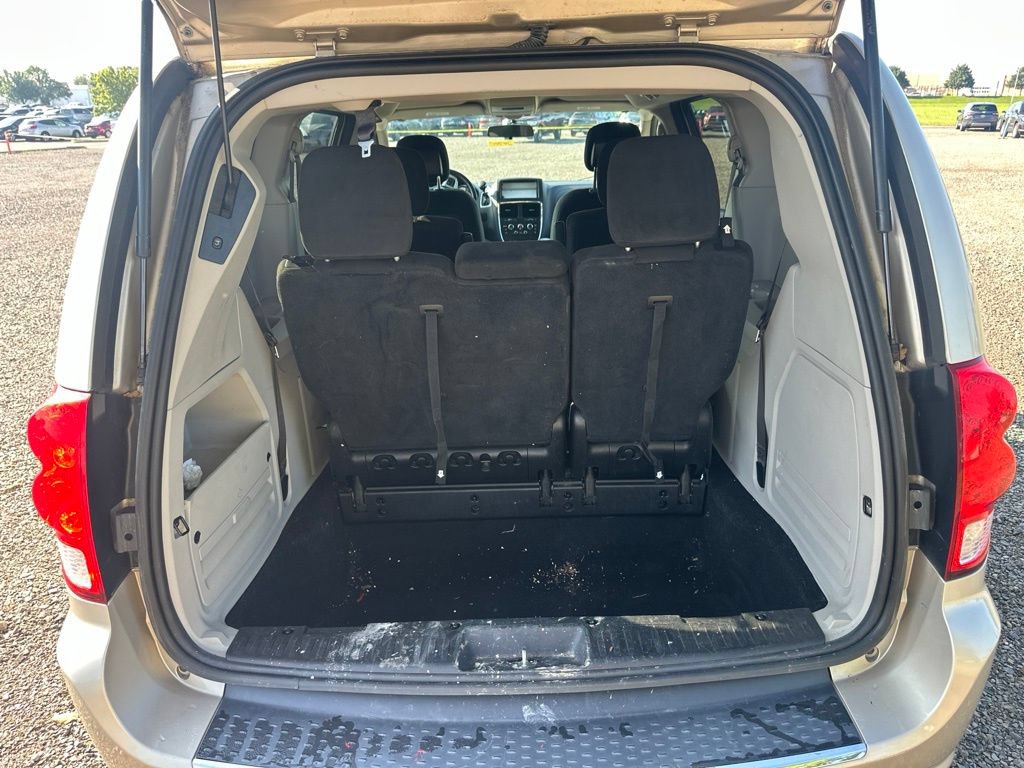 Used 2015 Dodge Grand Caravan SXT w/ Rear Park Assist Package FWD image 9