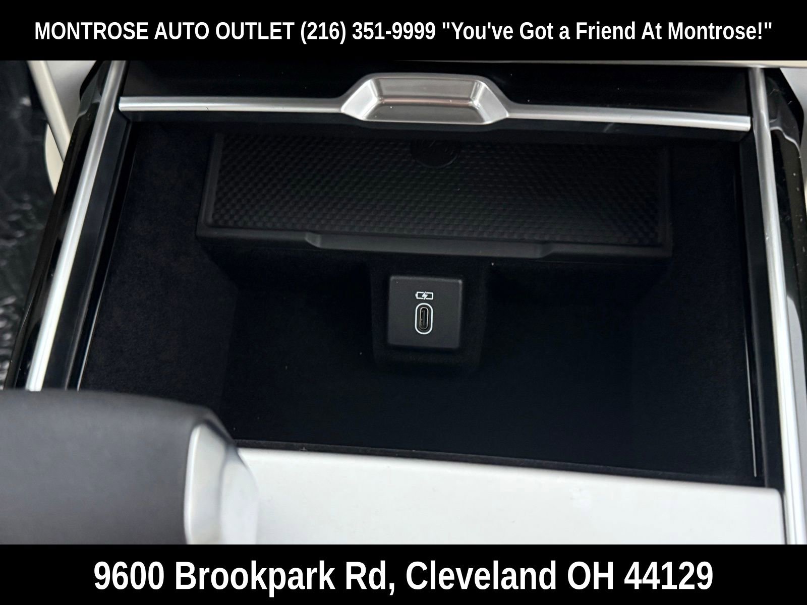 New 2026 Land Rover Range Rover SE image 28