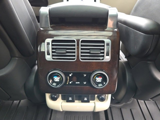 Used 2020 Land Rover Range Rover HSE image 12