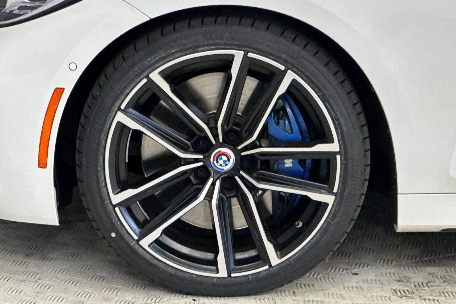 Used 2023 BMW M440i M440i w/ M Carbon Exterior Package image 11