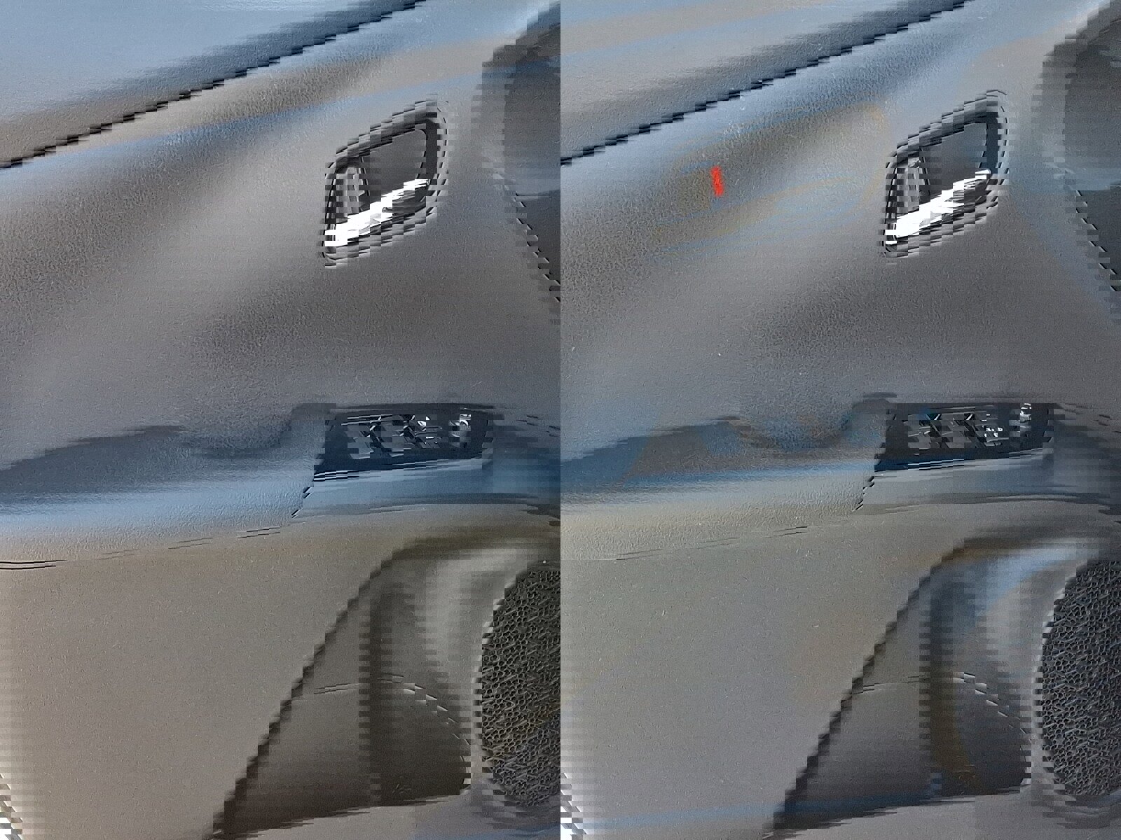 Used 2021 Toyota Prius Prime XLE image 11