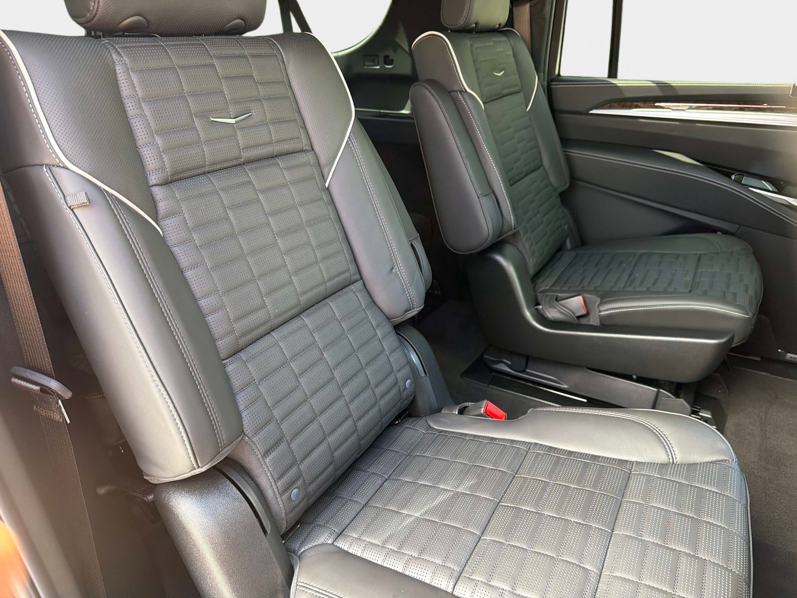 Used 2026 Cadillac Escalade ESV Platinum Sport w/ LPO, ONYX Package image 27