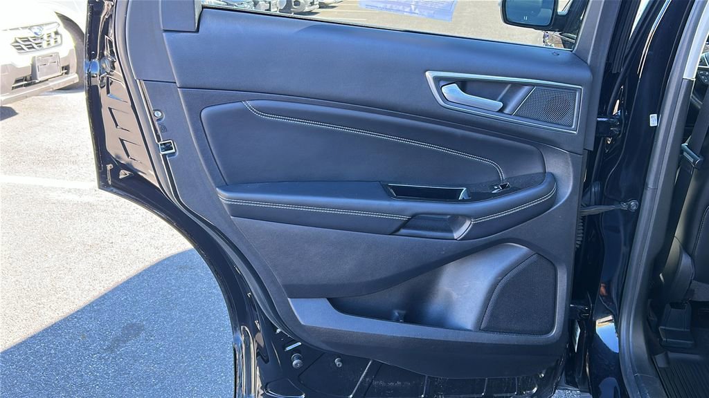 Used 2019 Ford Edge Titanium w/ Equipment Group 301A image 22