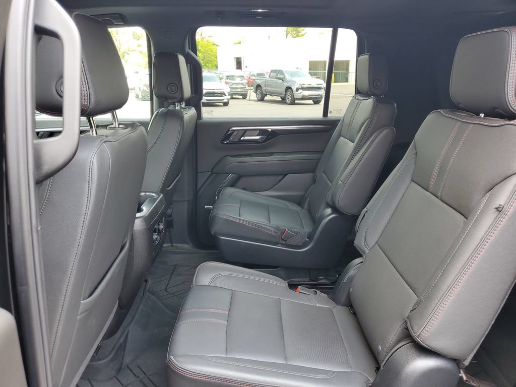 Certified 2025 Chevrolet Suburban RST w/ RST Capability Package AWD/4WD image 31