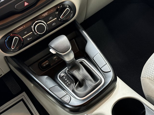 Certified 2025 Kia Soul LX w/ LX Technology Package FWD image 24