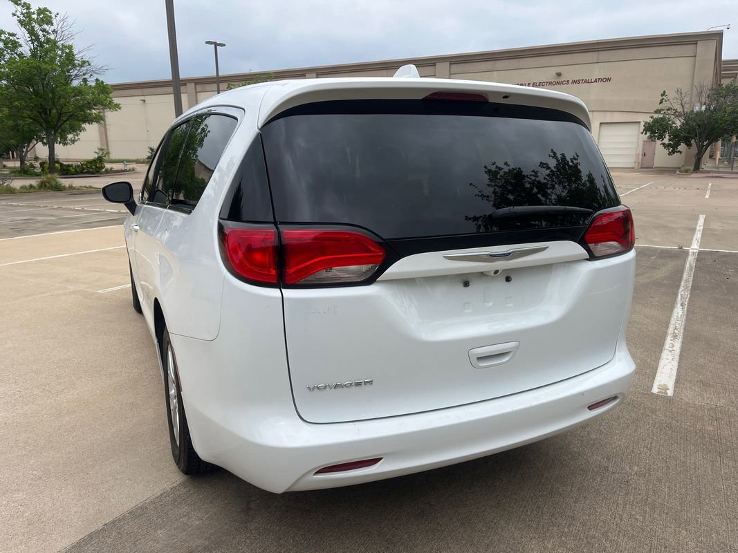 Used 2020 Chrysler Voyager LX w/ Cold Weather Group image 8