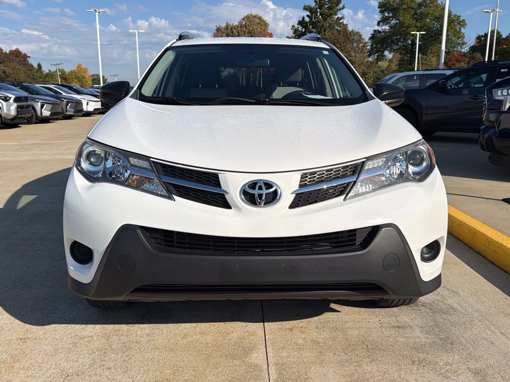 Used 2015 Toyota RAV4 LE AWD/4WD image 2