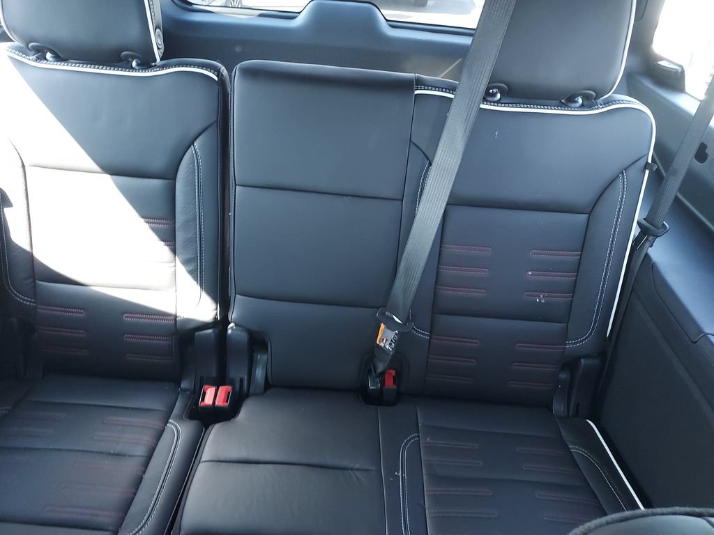 Used 2025 GMC Yukon XL AT4 Ultimate AWD/4WD image 26