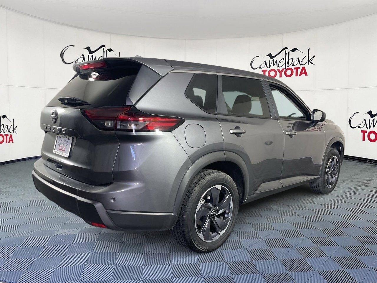 Used 2025 Nissan Rogue SV FWD image 7