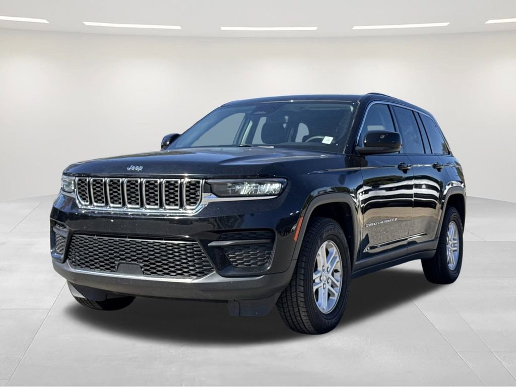 Used 2023 Jeep Grand Cherokee Laredo w/ Luxury Tech Group I