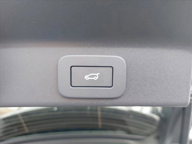 New 2026 Jaguar F-PACE R-Dynamic S image 10