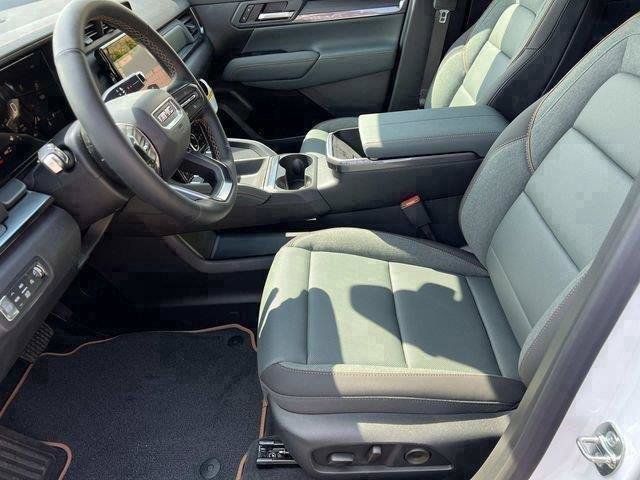 New 2026 GMC Terrain AT4 w/ Convenience Package III AWD/4WD image 17