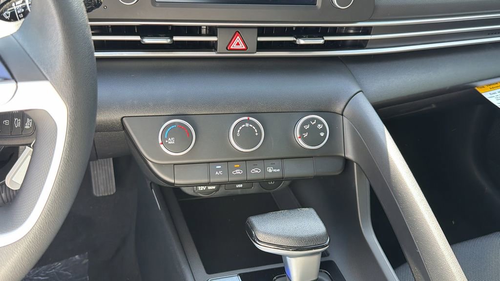New 2026 Hyundai Elantra SE image 25