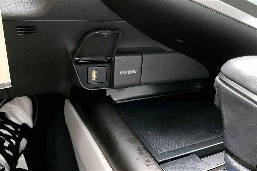 Used 2024 Toyota Camry SE FWD image 27