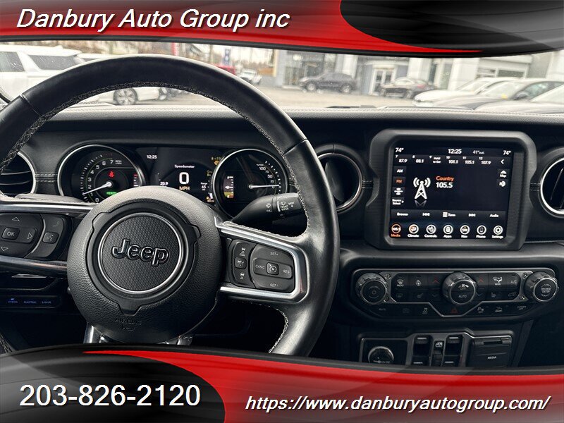Used 2022 Jeep Wrangler Unlimited Sahara w/ Cold Weather Group AWD/4WD image 10