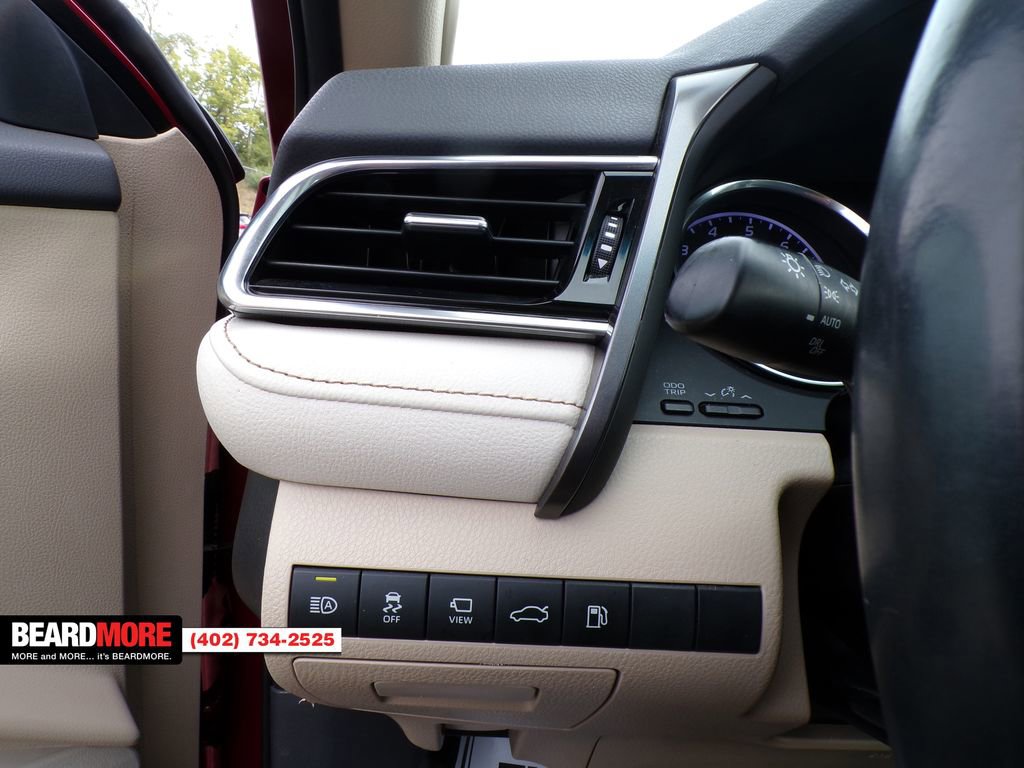 Used 2018 Toyota Camry XSE image 33