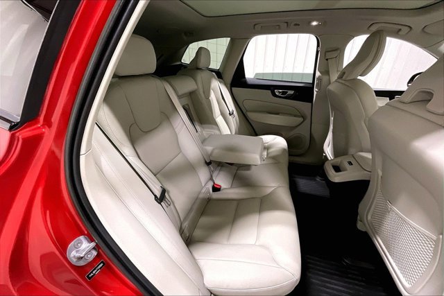 Used 2023 Volvo XC60 B5 Plus w/ Climate Package AWD/4WD image 27