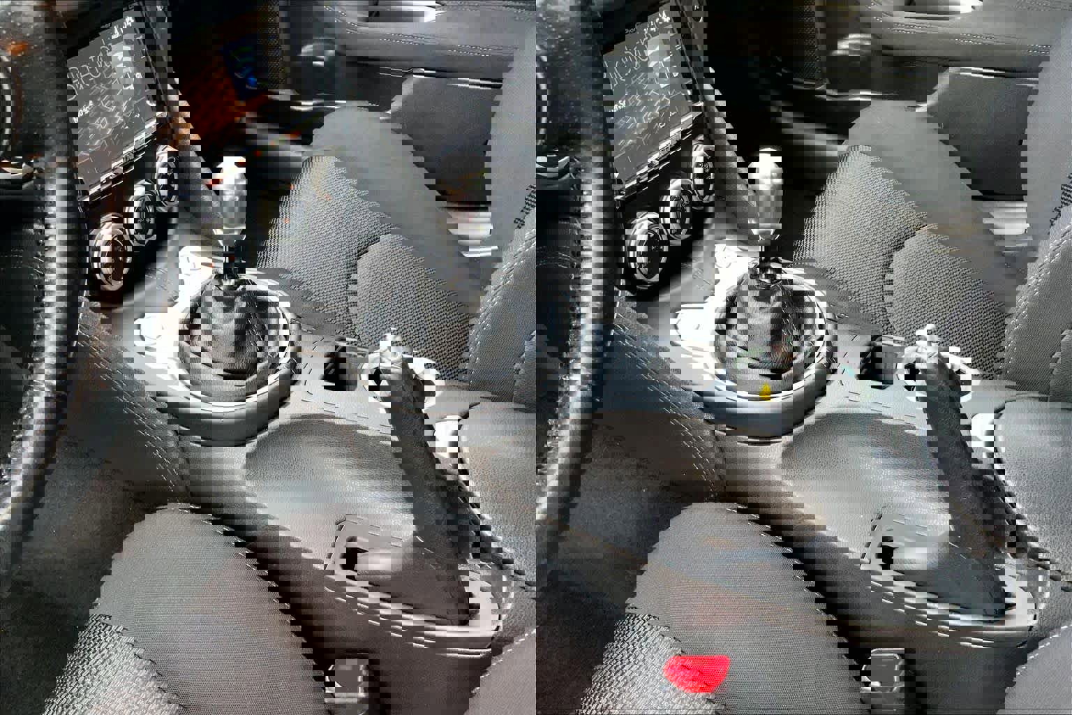 Used 2016 Nissan 370Z w/ Sport Package image 15