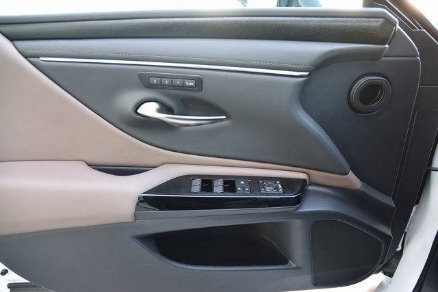 New 2025 Lexus ES 350 w/ Premium Package image 19