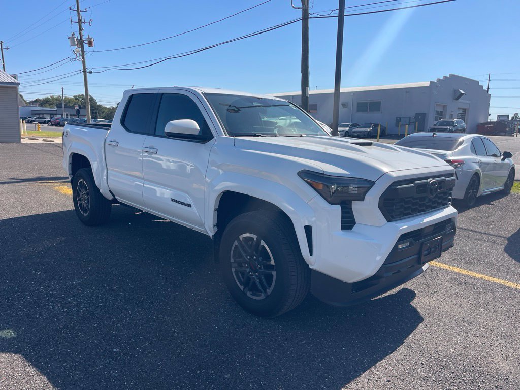 Used 2024 Toyota Tacoma TRD Sport AWD/4WD image 7