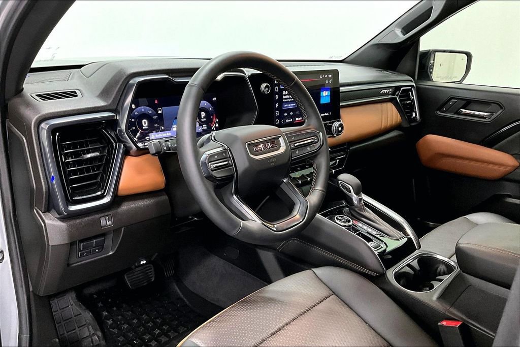 Used 2025 GMC Canyon AT4 w/ Technology Plus Package image 16