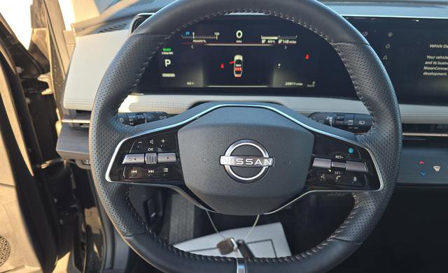Used 2023 Nissan Ariya AWD image 7