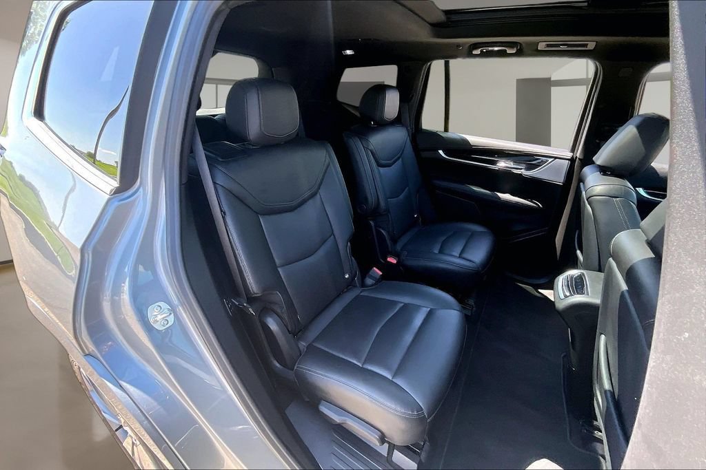 Certified 2025 Cadillac XT6 Premium Luxury AWD/4WD image 29