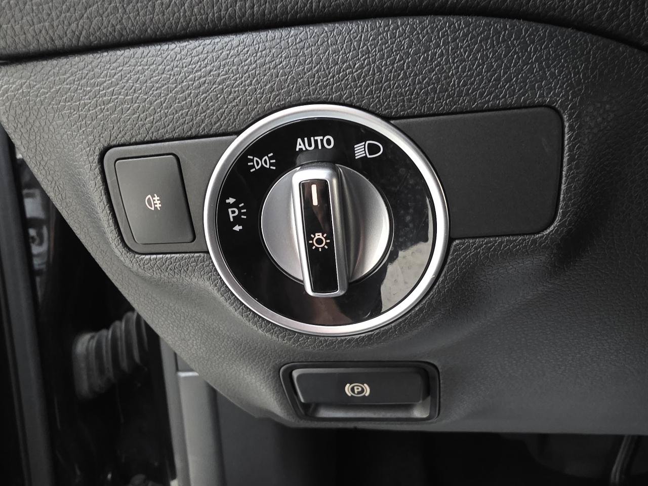 Used 2017 Mercedes-Benz CLA 250 image 33