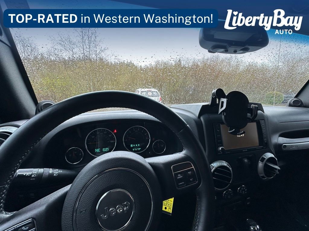 Used 2014 Jeep Wrangler Rubicon w/ Power Convenience Group AWD/4WD image 11