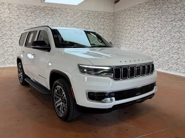Used 2025 Jeep Wagoneer 4WD image 1