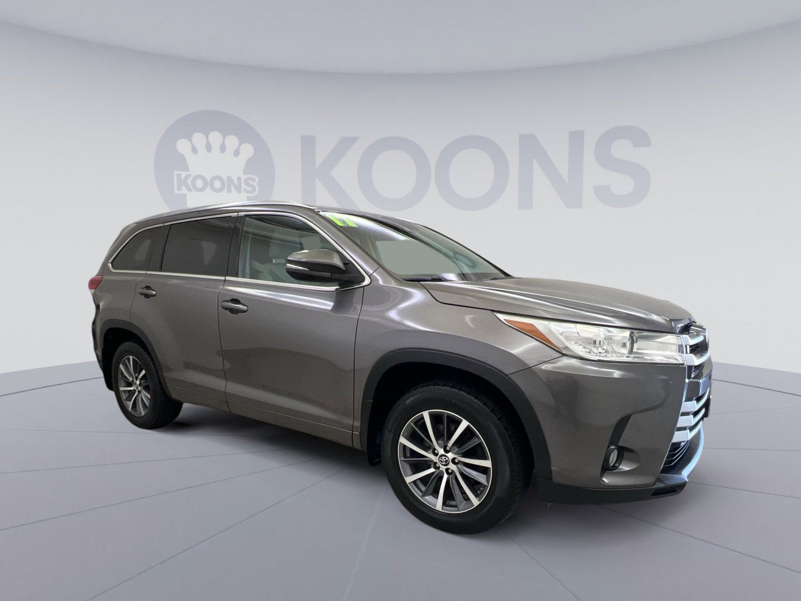 Used 2017 Toyota Highlander XLE image 7
