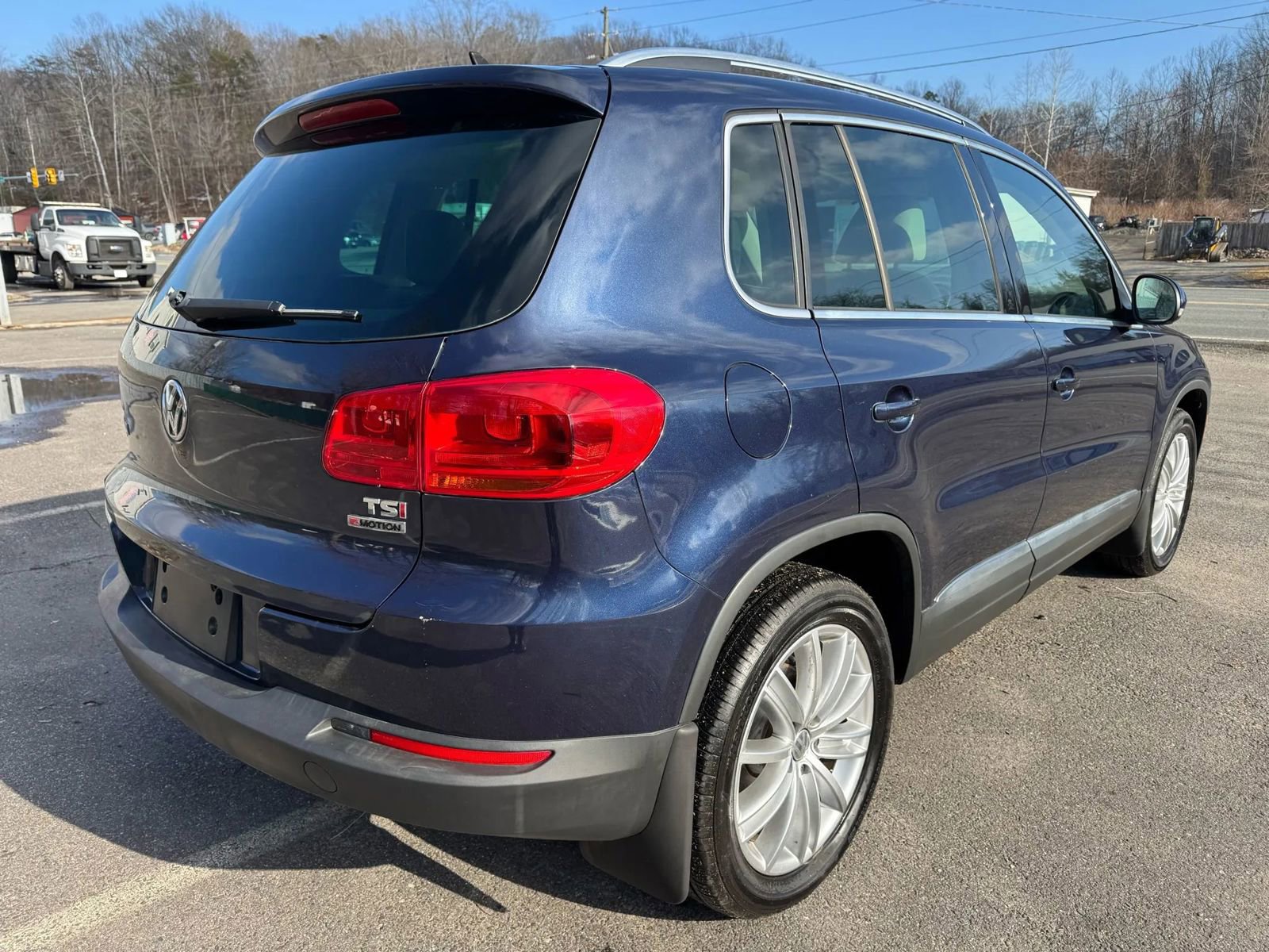 Used 2016 Volkswagen Tiguan SE image 7