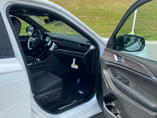 New 2025 Jeep Grand Cherokee Overland image 27