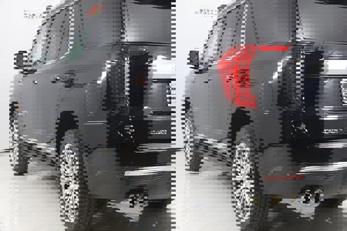 Used 2024 GMC Yukon Denali w/ Denali Reserve Package image 24