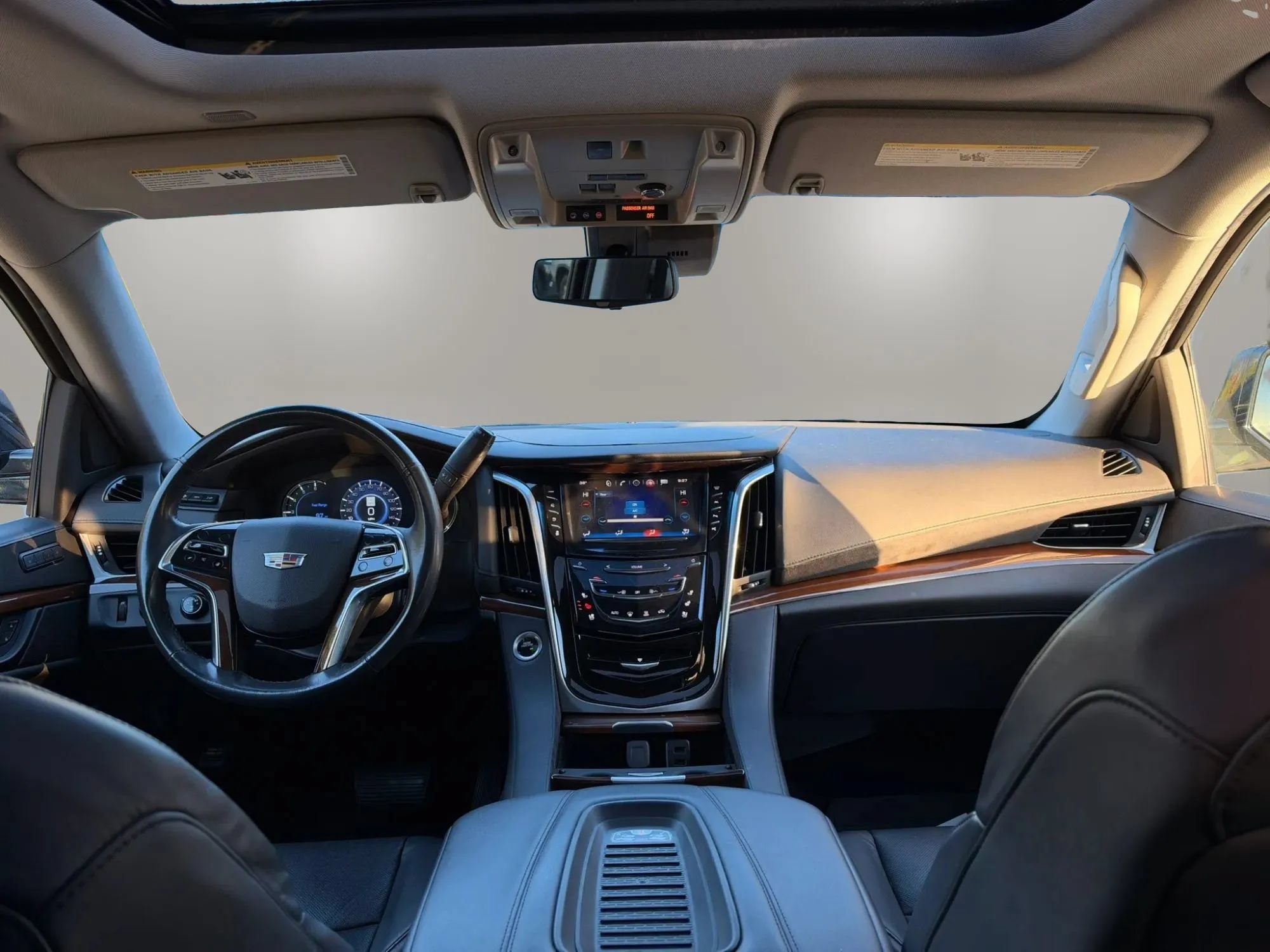 Used 2019 Cadillac Escalade Luxury w/ Escalade Sport Edition AWD/4WD image 23