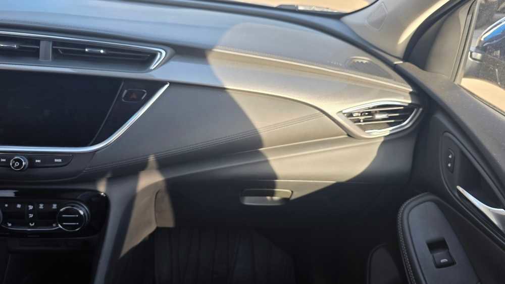 Used 2023 Buick Encore GX Essence w/ Experience Buick Package image 17