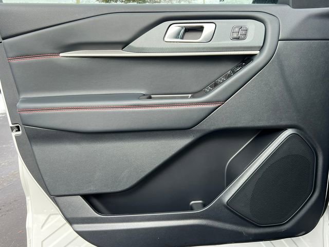 New 2026 Ford Explorer ST-Line w/ ST-Line Street Pack image 18
